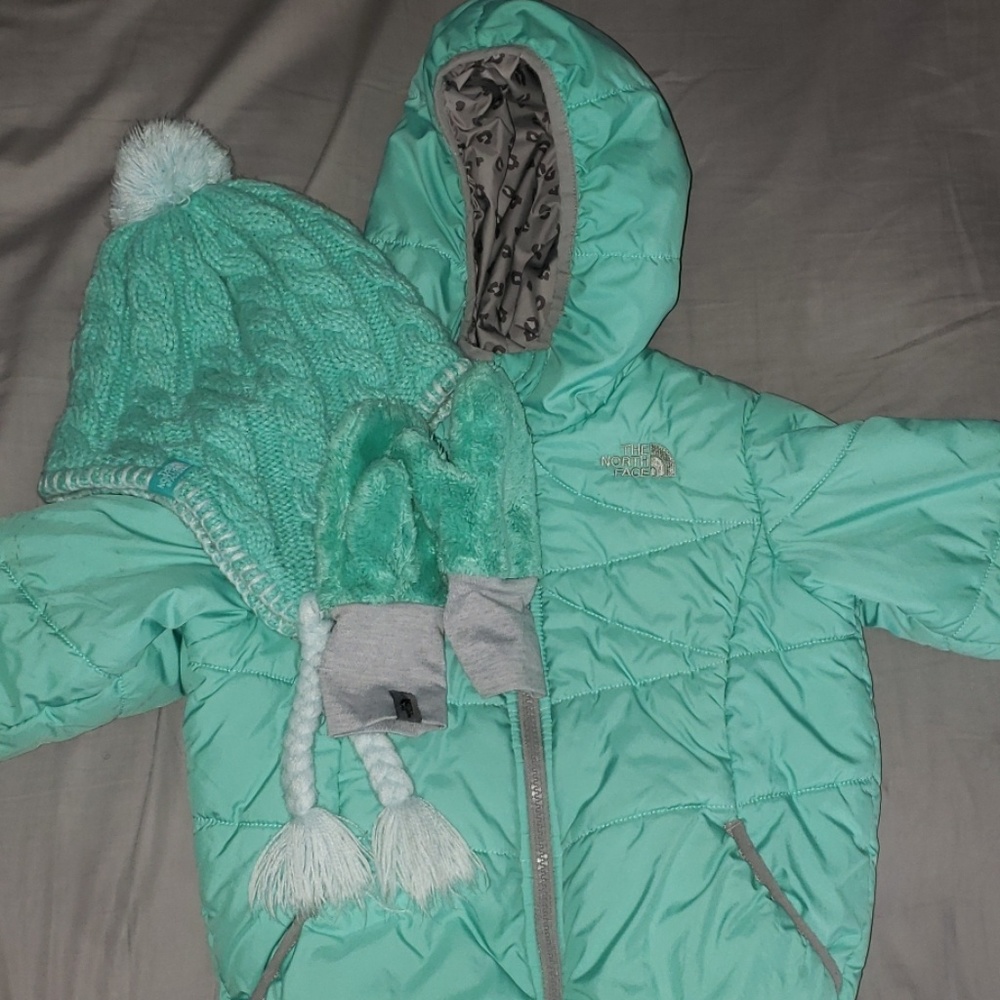 The North Face 4T coat, medium hat, and mittens